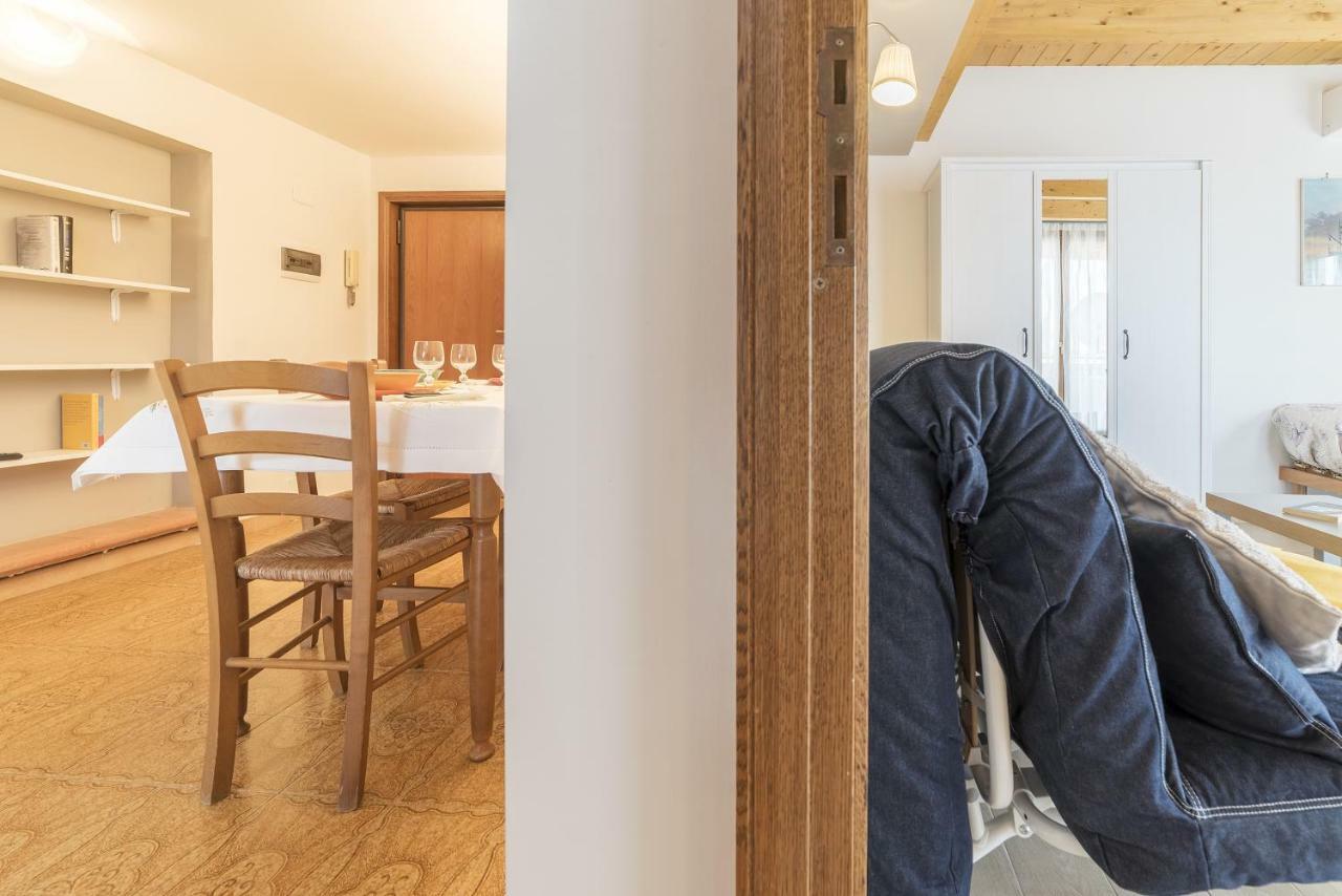 Peperino Attic Flat Apartment ชัมปีโน ภายนอก รูปภาพ