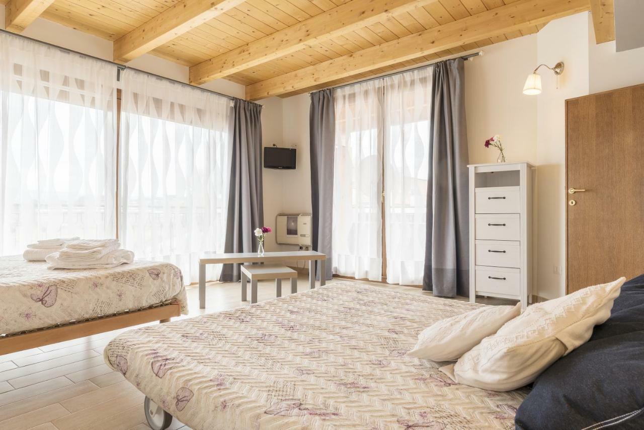 Peperino Attic Flat Apartment ชัมปีโน ภายนอก รูปภาพ